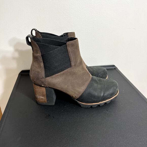 Sorel Addington Chelsea Ankle Boot - Picture 1 of 7